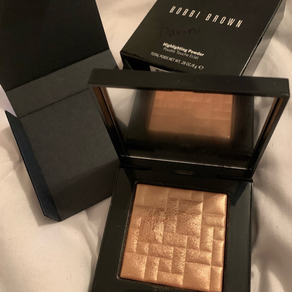 BOBBI BROWN Highlighting Powder